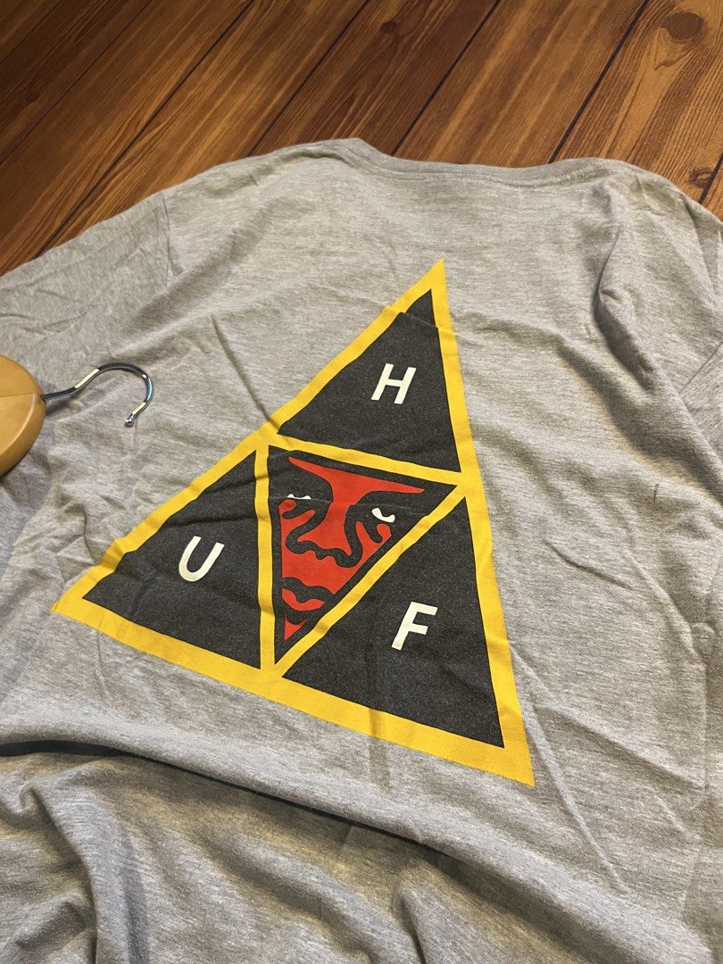 HUF x Obey Grey Graphic Tee Size M (Category: Tshirts & Polo Shirts ) located in Manila. Submitted by kenibouii (Listing ID 1470586493, Image 2). Description: RARE OBEY X HUF SHIRT DIMENSIONS: W20” × L27” SIZE: MEDIUM ISSUE: SIGN OF USAGE(PRINTS) OFF/LEGIT COLOR MAY VARY DUE TO LIGHTING THRIFTED, MANAGE YOUR EXPECTATIONS !! LOCATION: VALENZUELA CITY MODE OF PAYMENT: GCASH/MARIBANK MODE OF DELIVERY: VIA TIKTOK CHECKOUT PRICE: P499.00.