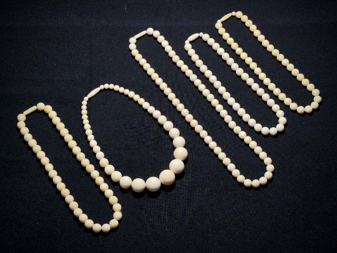 I V O ROUND NECKLACE (Category: Necklaces) located in Bulacan. Submitted by koolstuffs_29 (Listing ID 1470696394, Image 1). Description: Ivo Rounded Beads Necklace See photos for details and prices each! Marilao,Bulacan Thank you 🙂.