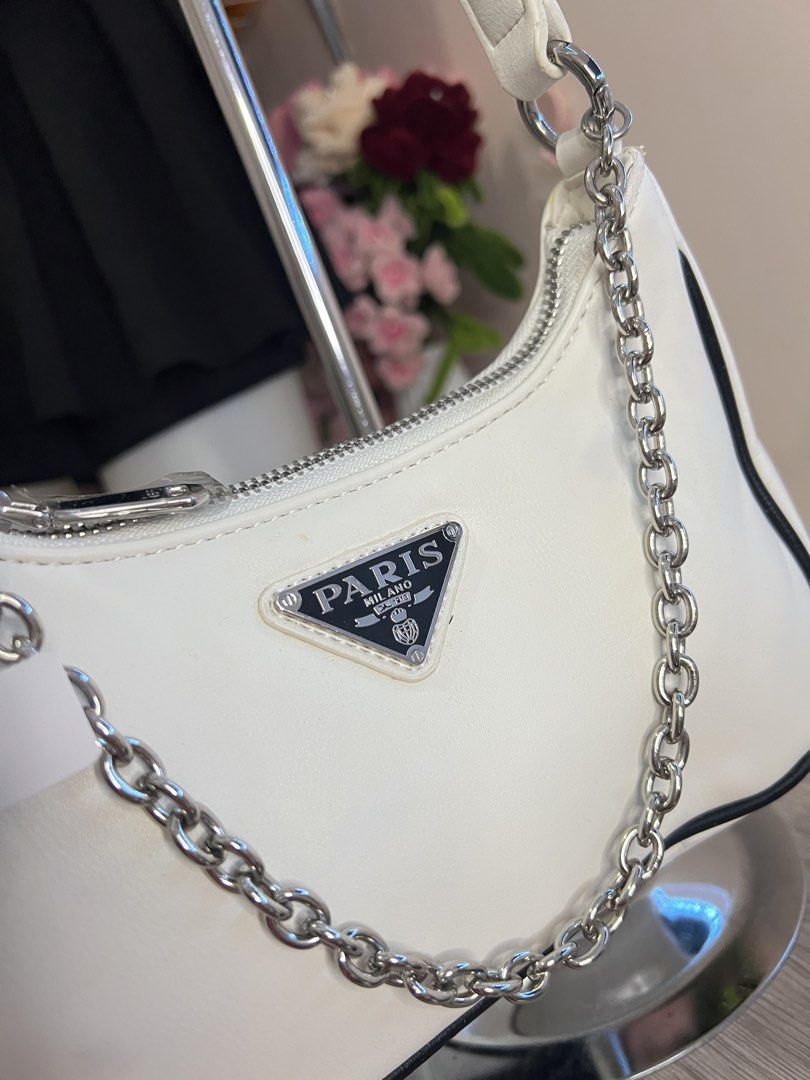 IEF Kili Bag (Category: Shoulder Bags) located in Quezon City. Submitted by handpicked_collections_ph (Listing ID 1470653644, Image 2). Description: .