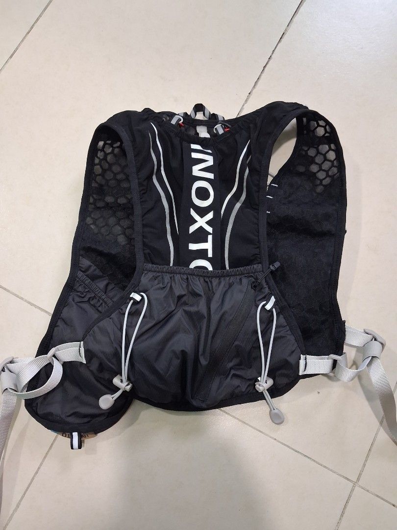 Inoxto hydration vest (Category: Announcements) located in Manila. Submitted by carlitoboh66625 (Listing ID 1470575858, Image 2). Description: inoxto hydration vest excellent condition all details declare price 500.