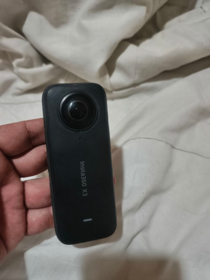 Insta360 x3 (Category: Other Gadgets) located in Caloocan City. Submitted by davedevil1014 (Listing ID 1470696308, Image 3). Description: Goods all working with box and accessories plus two extra batteries.
