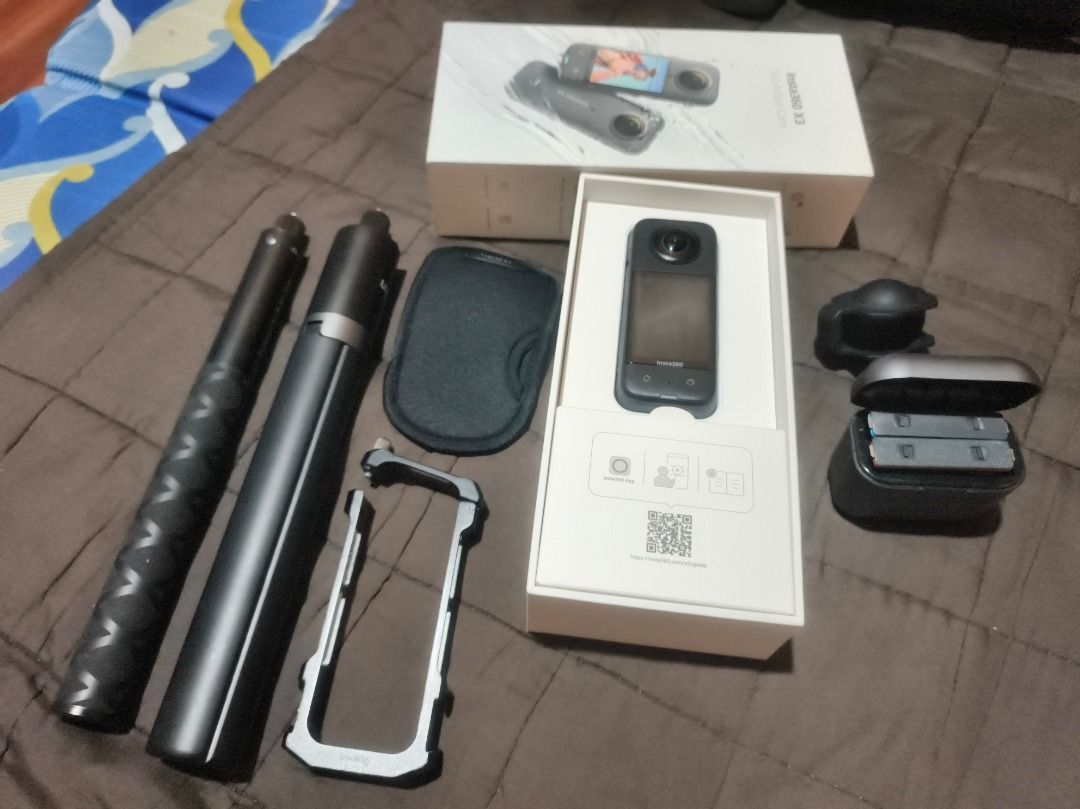 Insta360 x3 (Category: Other Gadgets) located in Caloocan City. Submitted by davedevil1014 (Listing ID 1470696308, Image 1). Description: Goods all working with box and accessories plus two extra batteries.