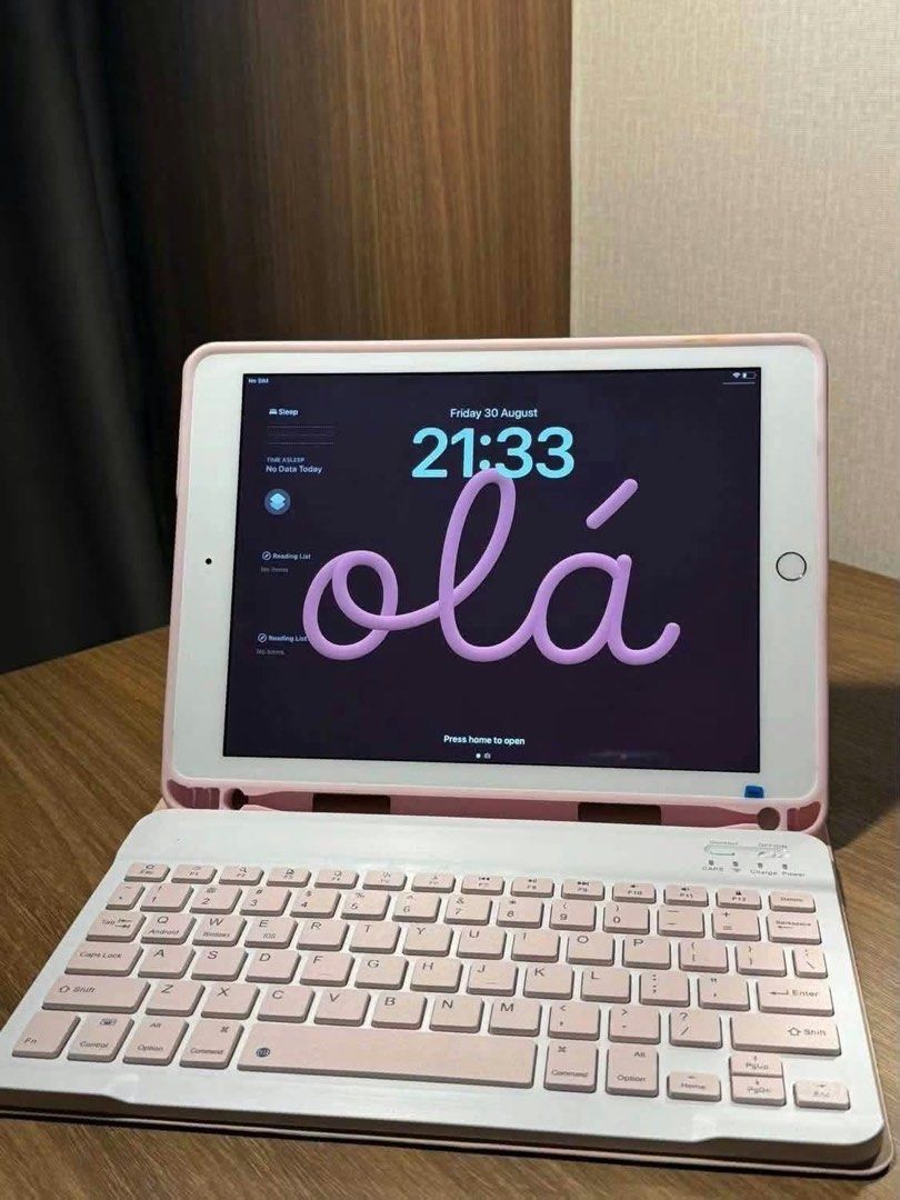 IPAD 6TH GEN SET W/ SIMSLOT✨💗 (Category: iPad) located in Manila. Submitted by _jmpxrkkk (Listing ID 1470723794, Image 1). Description: 📩 FOR SALE: IPAD 6TH GEN SET W/ SIMSLOT✨💗 ₱ 8,500 - 32 gb wifi & sim ₱ 9,500 - 128 gb wifi & sim add ₱500 if set w: - keyboard & mouse only (no case) updated ios 17 all apps will do (canva, games, online class etc.) no issue no restrictions good condition all original dm me if interested, thankie! 💗.