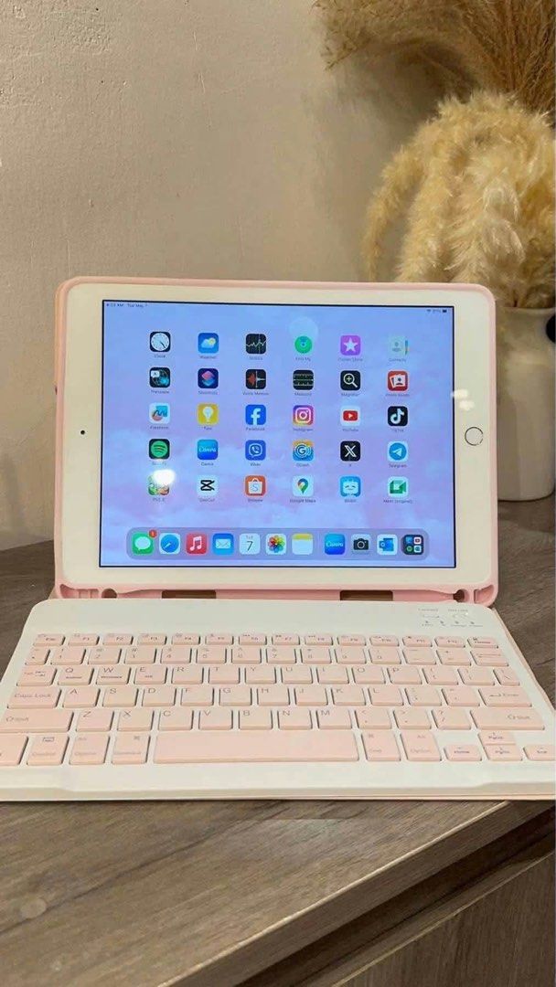 IPAD 6TH GEN SET W/ SIMSLOT✨💗 (Category: iPad) located in Manila. Submitted by _jmpxrkkk (Listing ID 1470723794, Image 3). Description: 📩 FOR SALE: IPAD 6TH GEN SET W/ SIMSLOT✨💗 ₱ 8,500 - 32 gb wifi & sim ₱ 9,500 - 128 gb wifi & sim add ₱500 if set w: - keyboard & mouse only (no case) updated ios 17 all apps will do (canva, games, online class etc.) no issue no restrictions good condition all original dm me if interested, thankie! 💗.