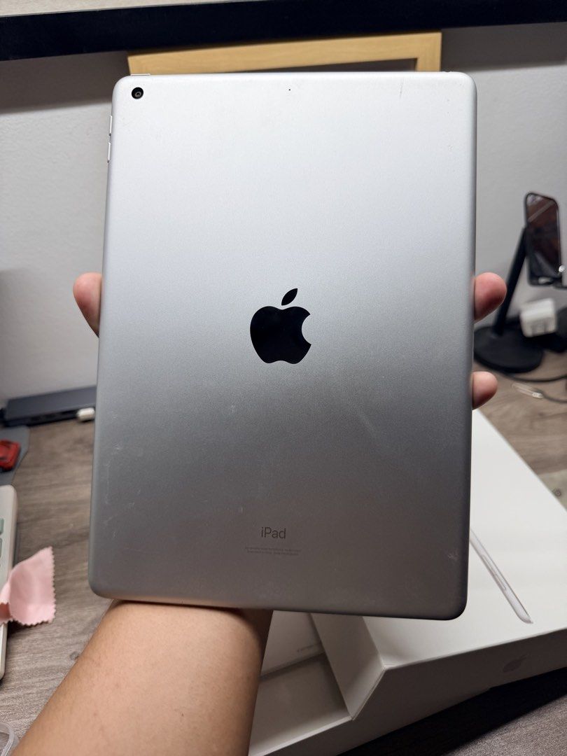 iPad 9th Gen 256gb (Category: iPad) located in Quezon City. Submitted by vinceddc (Listing ID 1470690574, Image 2). Description: - Model: Apple iPad 9th Generation (Wi-Fi) - Storage Capacity: 256GB (Plenty of space for photos, videos, and apps) - Color: Silver - Condition: Excellent, well-maintained, screen and body look great - Software: Updated and running smoothly - Inclusions: Original box and standard accessories - Convenient meetups: Parqal