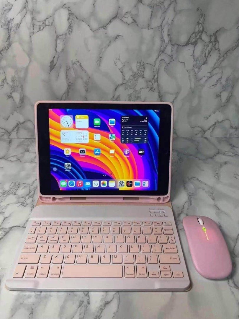 IPAD AIR 2 SET ✨💗 (Category: iPad) located in Manila. Submitted by _jmpxrkkk (Listing ID 1470723689, Image 2). Description: 📩 FOR SALE: IPAD AIR 2 SET ✨💗 ₱ 7,500 - 64 gb ₱ 8,500 - 128 gb inclusions: - box - charger - manuals - sim ejector - mouse & keyboard updated ios 15.8 good condition all original dm me if interested, thankie! 💗.