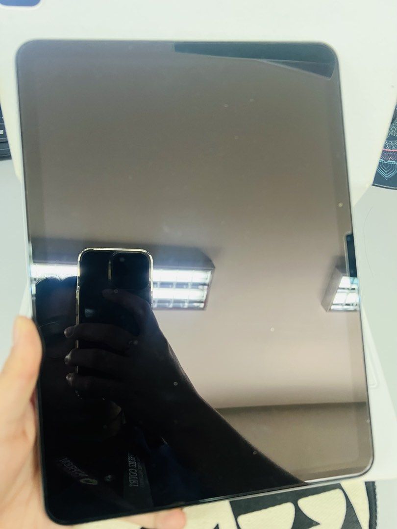 iPad Air M2 11inch 256gb (Category: iPad) located in Angeles City. Submitted by janelleler28024 (Listing ID 1470608079, Image 1). Description: Good as new. Inclusion: Ipad Goojodoq case with keyboard Case Charger.