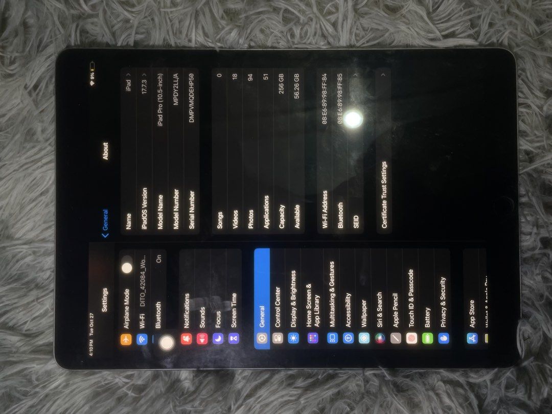 !!RUSH!! IPAD PRO 10.5 INCH ( 256gb ) (Category: iPad) located in Manila. Submitted by kyyyyyih (Listing ID 1470709593, Image 3). Description: - Still in Good Condition Problems - Noticable bent - Problem with charging port ( putol-putol but still charges fast. For ex. Charges for 5mins, then stop for 10secs, then repeat ) - 3-5 hrs depends on the usage Rfs: Di na nagagamit.