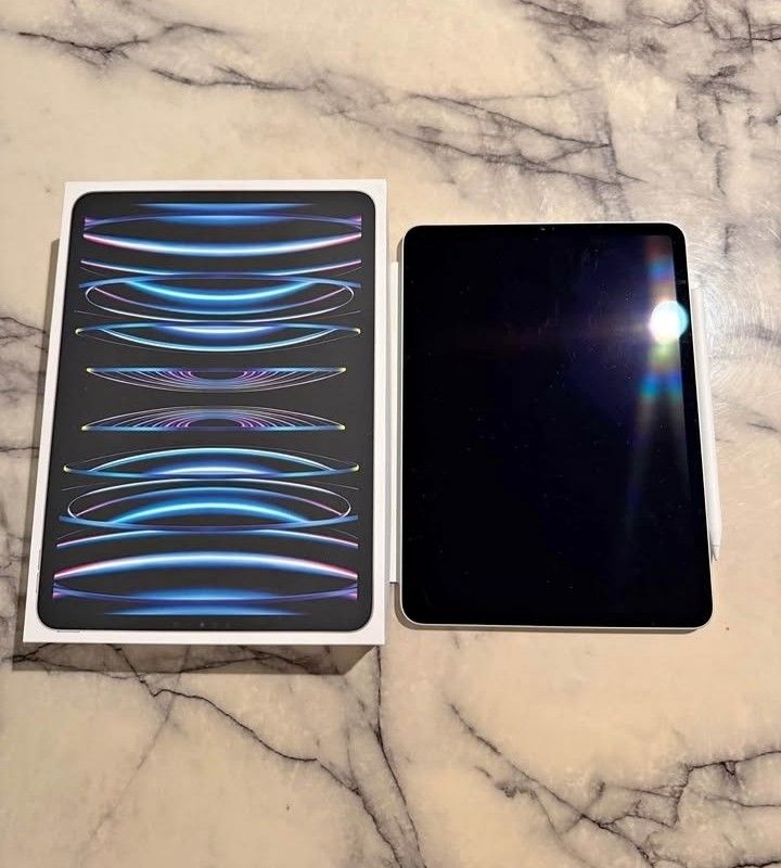 Ipad pro 11- inch 4th gen (Category: iPad) located in Aroroy. Submitted by gabrielle.otc (Listing ID 1470618568, Image 1). Description: used like new taken care of + apple pencil.