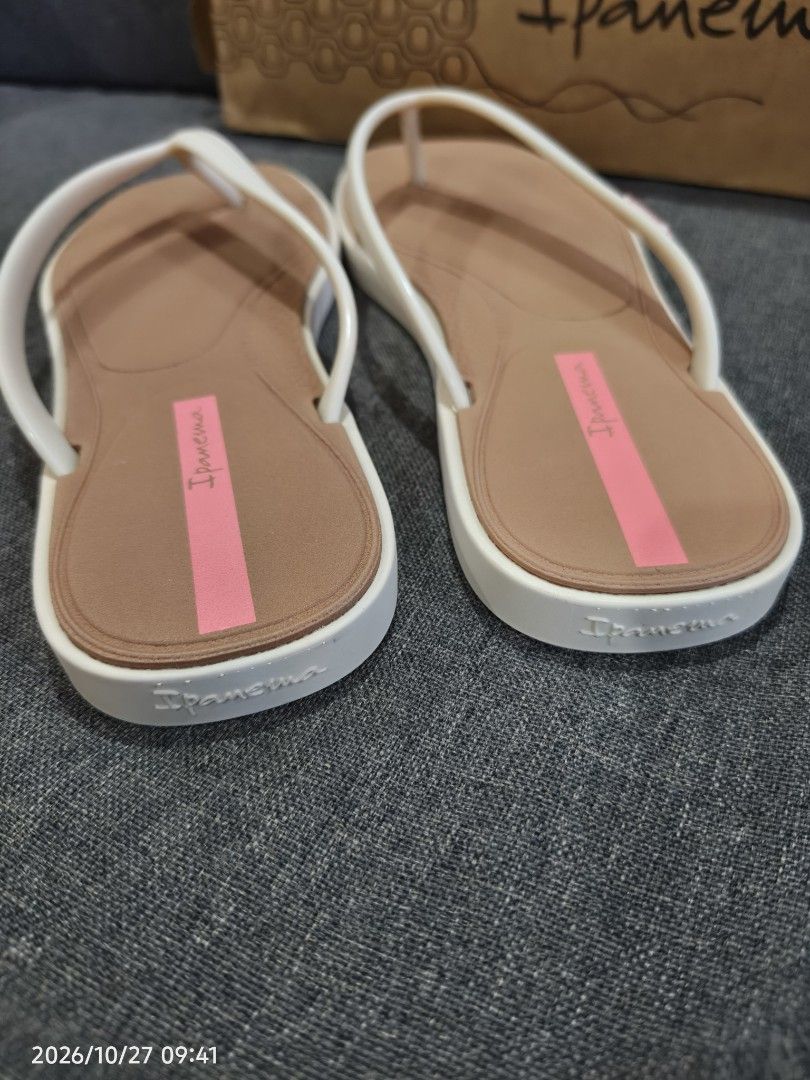 Ipanema Edge Comfy Beige/Brown US 8 (Category: Flats & Sandals) located in Bulacan. Submitted by rheenm04 (Listing ID 1470566297, Image 2). Description: .