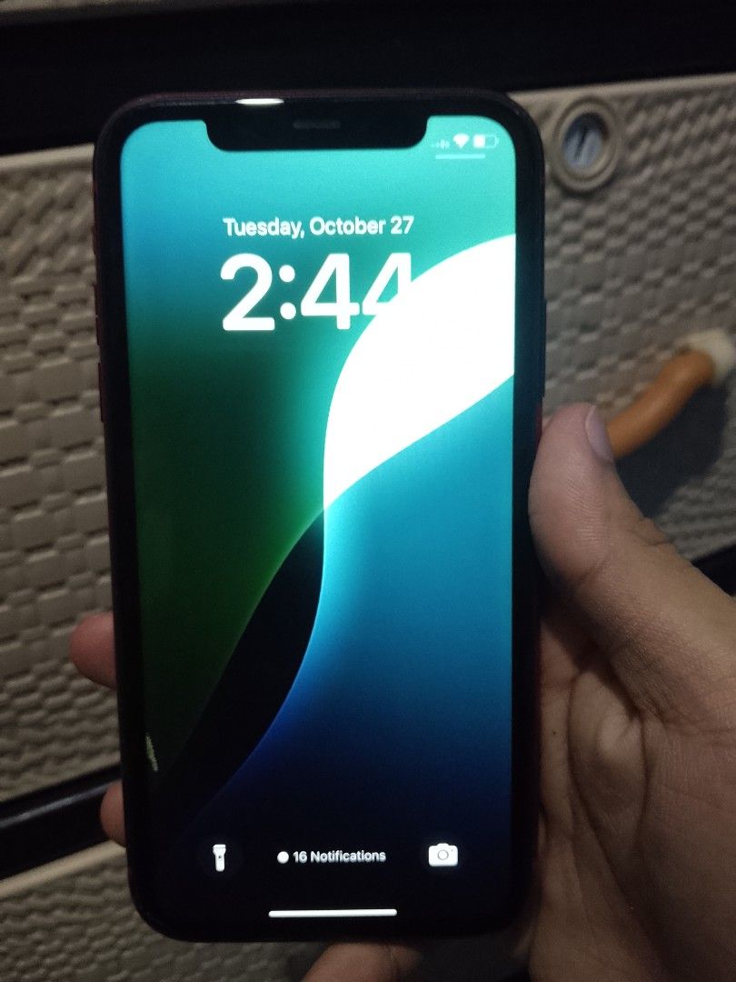 IPHONE 11 (Category: iPhone 11 Series) located in Caloocan City. Submitted by kristanzzzx (Listing ID 1470647264, Image 2). Description: iPhone 11 128GB All original parts 70% battery health Check at sawa sa meetup issue: (Check nyo na lang photos dulo) Pm na lang kapag may tanong pa.