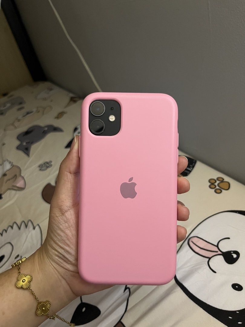 Iphone 11 (64gb) (Category: iPhone 11 Series) located in Manila. Submitted by izbeari_ (Listing ID 1470586701, Image 1). Description: All original (no history of repair) All working No hidden issues 74% battery health (makunat pa) Loc: Makati area.