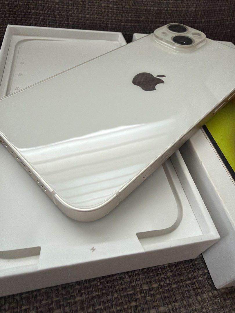 Iphone 14 (Category: iPhone 14 Series) located in San Pedro. Submitted by loveeofgoldiss (Listing ID 1470561368, Image 3). Description: Good as new.