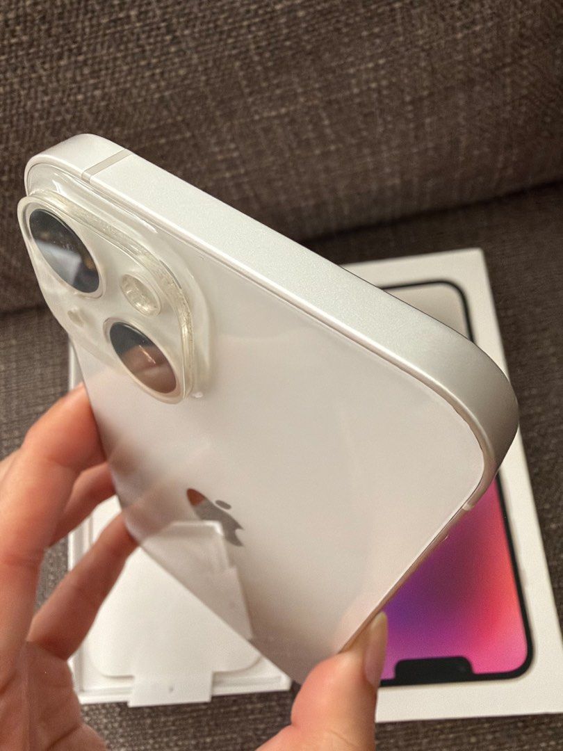 Iphone 14 (Category: iPhone 14 Series) located in San Pedro. Submitted by loveeofgoldiss (Listing ID 1470561368, Image 2). Description: Good as new.