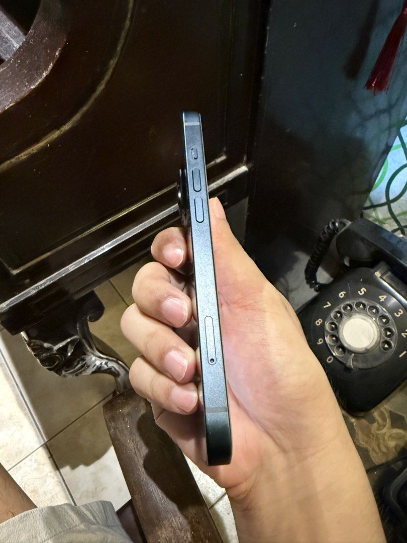 iPhone 14 265GB (Category: iPhone 14 Series) located in Paranaque City. Submitted by blacksushit (Listing ID 1470598994, Image 2). Description: iPhone 14 256gb 75% batt health All features working ios up to date No dents and scratches, minimal chipping only Currently smartlocked but in the process of carrier unlocking (open line) ‘till friday oct.30.