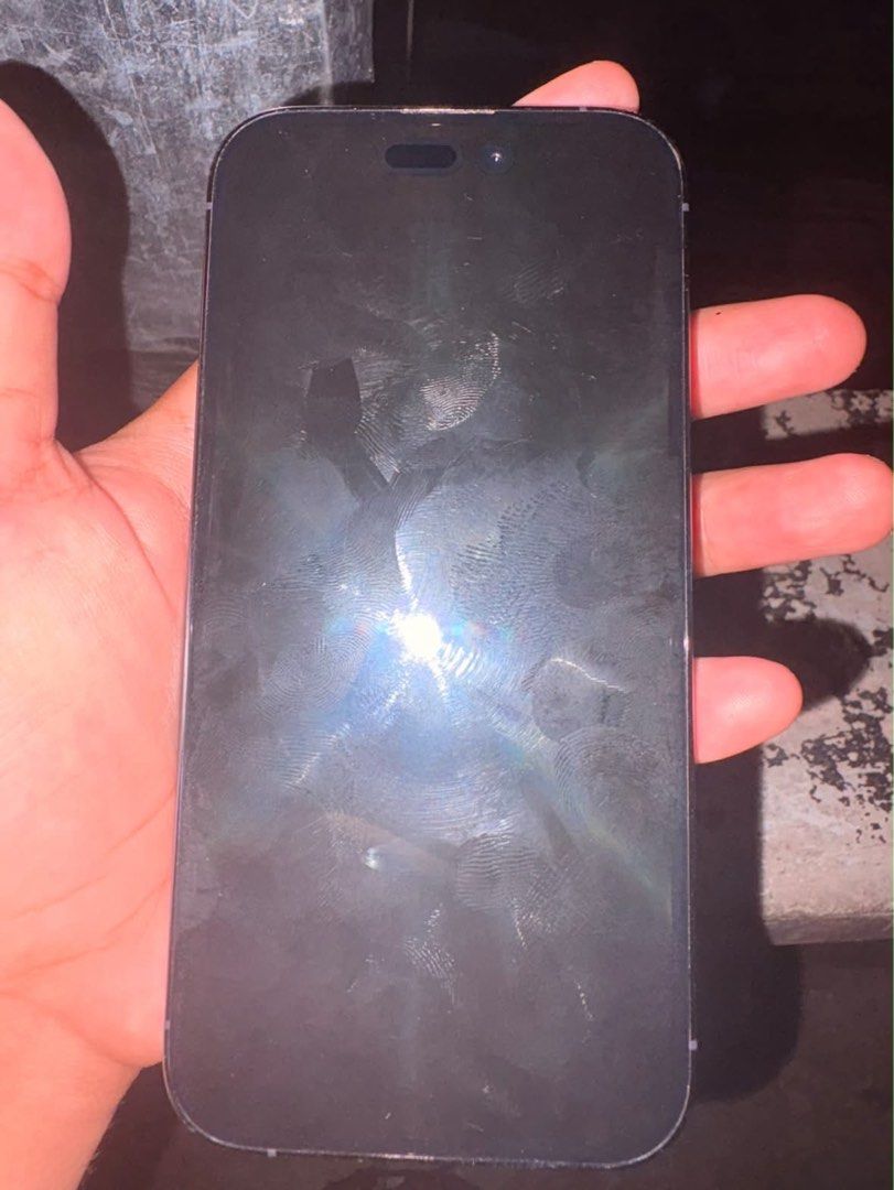 Iphone 14 pro (Category: iPhone 14 Series) located in Pasig City. Submitted by rushonlybruh (Listing ID 1470625585, Image 2). Description: 128gb 75% bh all orig parts zp/a variant (ph) factory unlocked issue: scratches sa screen maliliit, super small dents due to hard case inclusions: cord, case, orig box.