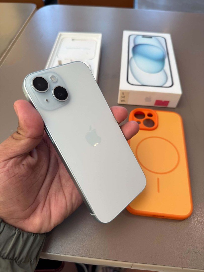 IPHONE 15 128GB BLUE (Category: iPhone 15 Series) located in Bauang. Submitted by vantro_gadgets (Listing ID 1470570603, Image 3). Description: 📱 iPhone 15 128GB Blue — ₱32,000 Looking for a quality iPhone 15? Check out this unit! 💙 📌 UNIT DETAILS * Model: iPhone 15 * Storage: 128GB * Color: Blue * Battery Health: 100% * Battery Cycle Count: 15 * Battery Status: Normal * iOS Version: 26.4.1 * Includes: Box and charging cable 💰 PRICE: ₱32,000 