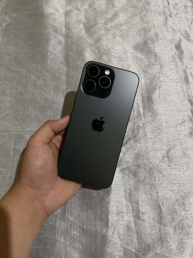 IPHONE 15 PRO MAX 256 GB (Category: iPhone 15 Series) located in Bulacan. Submitted by paulodc_24 (Listing ID 1470690934, Image 2). Description: iPhone 15 Pro Max (Black Titanium) 256GB 85BH (Original Battery) ZP/A Variant Philippines Release Physical Sim and Esim Factory unlock Any sim pwede No sim restrictions All orig All working Unli reset upon meet up Orig Box, Cord and Case included 💯.