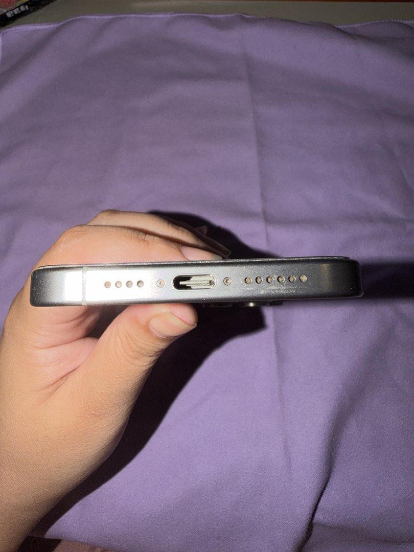 iPhone 15 Pro Max 256GB — Natural Titanium / Silver (Category: iPhone 15 Series) located in Dinalupihan. Submitted by kazanari (Listing ID 1470659436, Image 3). Description: iPhone 15 Pro Max 256GB — Natural Titanium / Silver 📱 Model: iPhone 15 Pro Max 💾 Storage: 256GB 🎨 Color: Natural Titanium (Silver) 📦 Inclusions: [Complete box and cable ] 🔐 iCloud: Signed out / Ready for new owner 📱 SIM: [Physical SIM + eSIM] 🛠️ Condition: [Excellent] 