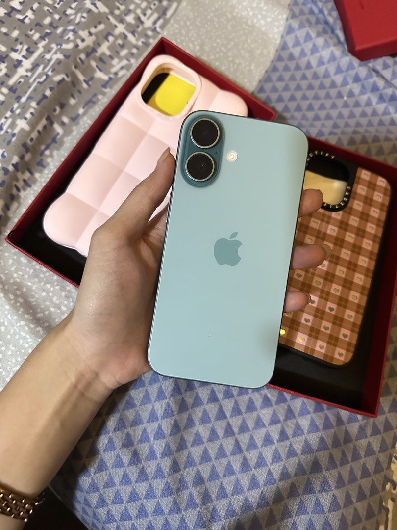 IPHONE 16 256 SMART LOCKED (Category: iPhone 16 Series) located in Manila. Submitted by baylonkatr58874 (Listing ID 1470671206, Image 1). Description: Iphone 16 256gb Smart Locked No dents and scratches No history of repair Battery Health 86% Inclusion Unit Cases.