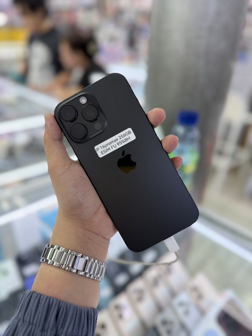 IPhone 16 Promax 256GB 95BH Esim only Openline no issues (Category: iPhone 16 Series) located in San Juan City. Submitted by najihahtelecomshop2018 (Listing ID 1470682008, Image 1). Description: Legit Store | Original unit FOR SALE | TRADE / SWAP ▫️INSTALLMENT thru: 🔸Credit Card (straight / installment) 🔸Ggives / Gcredit + 6% interest 🔸Spay Later + 6% interest (RFS: Buy and Sell any kinds of Gadgets) Description: iPhone 16 Promax 256GB ( other