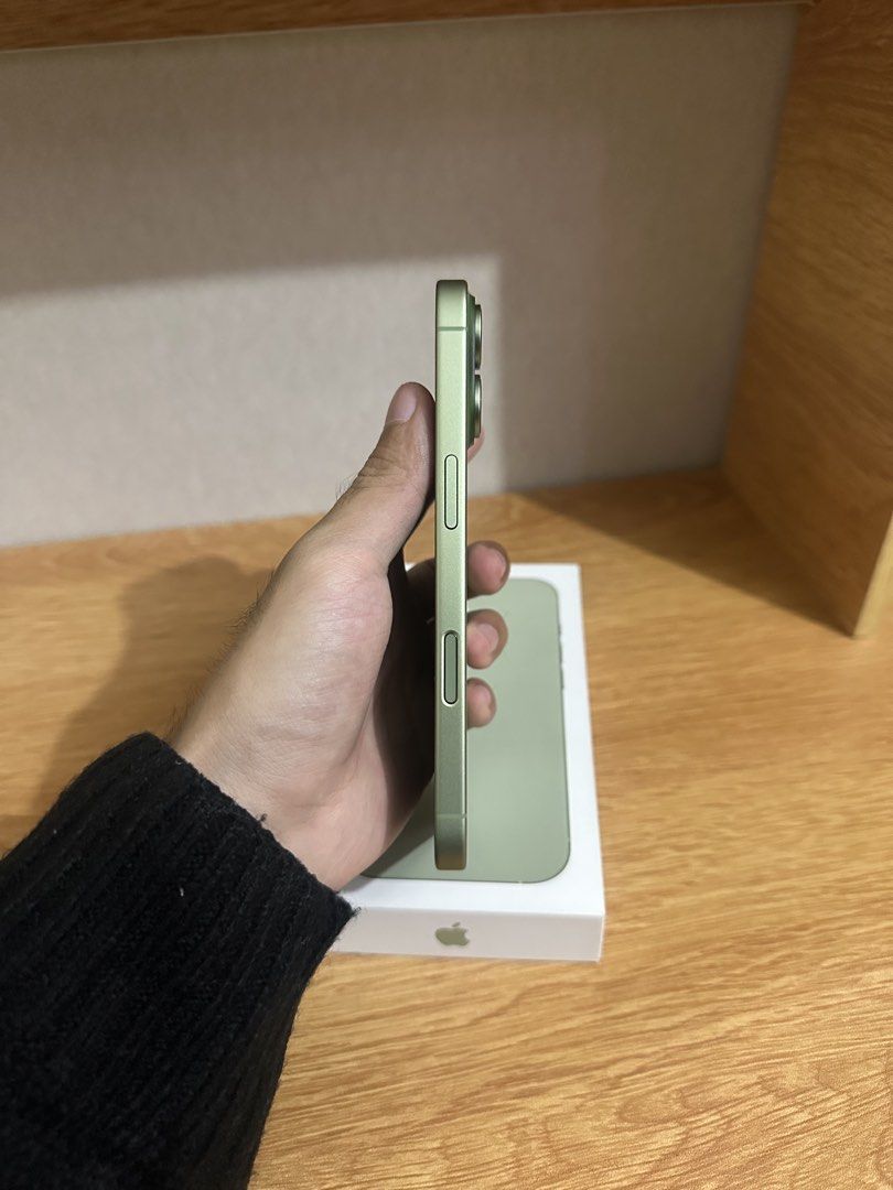 Iphone 17 256gb (Category: iPhone 17 Series) located in Tanza. Submitted by skycxed (Listing ID 1470571734, Image 3). Description: Iphone 17 256gb | ₱45,000 Details: • local variant • 19+ cycle count • 100bh • under warranty until october 2027 • ntc approved • no sim restrictions • no internal issue • no history of repair • in pristine condition Inclusion: • original box • original cord • case Unli check and reset upon meet-up. Add gas na lang. �