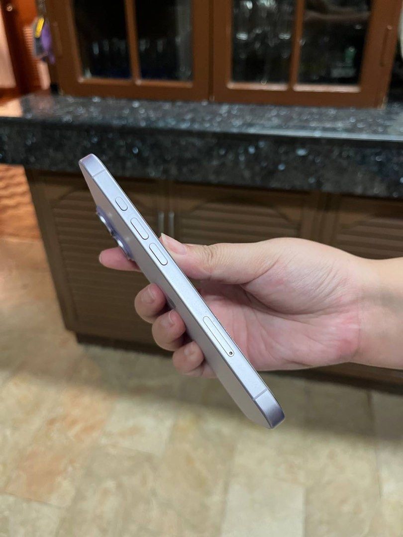 iPhone 17 256GB (Category: iPhone 17 Series) located in Paranaque City. Submitted by ntlfrc (Listing ID 1470678720, Image 3). Description: .