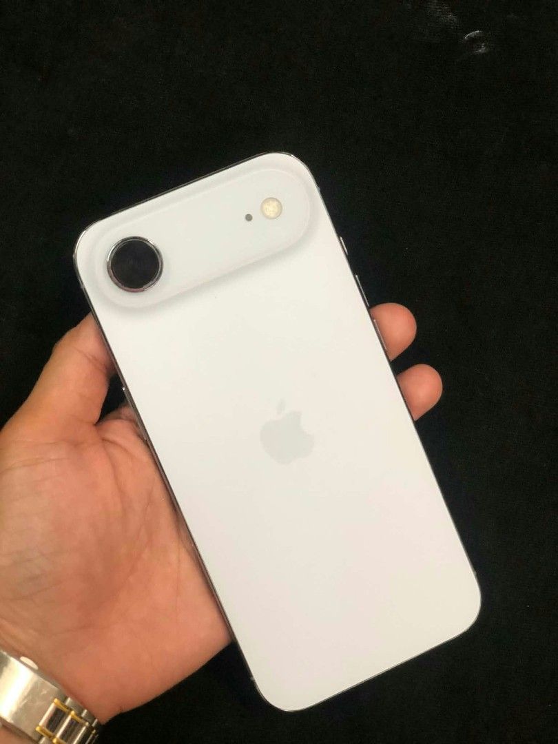 Iphone 17 air 257gb (Category: iPhone Air Series) located in Manila. Submitted by john_bautista (Listing ID 1470731198, Image 2). Description: Rush rush rush Iphone 17 Air 256GB 92% Battery Health Box & Unit 48k only (negotiable) Tondo manila.