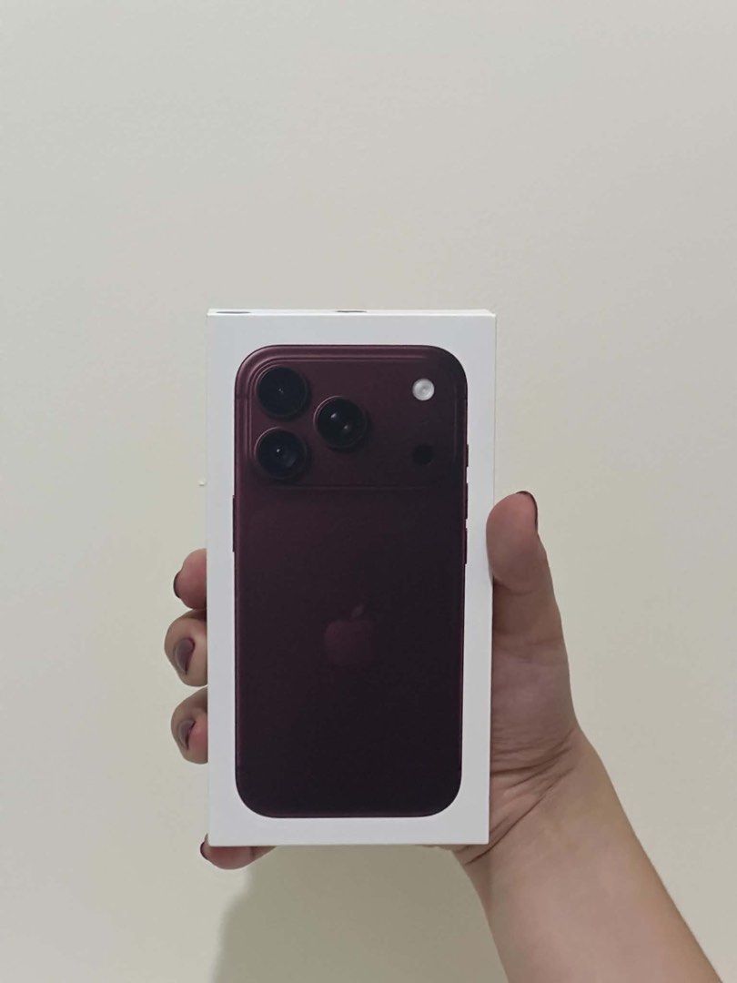 IPHONE 18 PRO BURGUNDY 256 GB (Category: iPhone 18 Series) located in Manila. Submitted by coolearth_4498bb (Listing ID 1470582531, Image 1). Description: ‼️FOR SALE: iPhone 18 Pro 256GB – Burgundy‼️ Storage: 256GB Date Purchased: October 19 2026 Battery Health: 100% No issues Good as brand new Local variant No sim restriction INCLUSIONS: Unit Original Box Original type-c cable Digital walker paper bag Clear case Selling Price: P84,999 Location: 