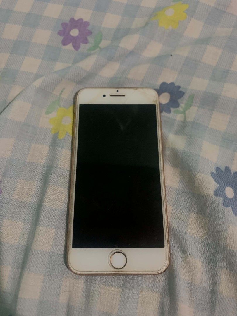 Iphone 8 (Category: iPhone 8 Series) located in Cainta. Submitted by thrifted_good (Listing ID 1470718267, Image 2). Description: 📱 FOR SALE: iPhone 8 64GB GOLD ✨ 💰 PRICE: ₱4,000 ONLY! ✅ 64GB Storage 🔋 100% Battery Health 🎨 Gold ✅ True Tone Working ✅ Touch ID Working 📦 Unit only, no inclusion 📍 Location: Labangan, Poblacion 📩 PM sa mga interested! 🤝 Sure buyer only. No joy reserver, please. Mine yours now! 🔥📱.