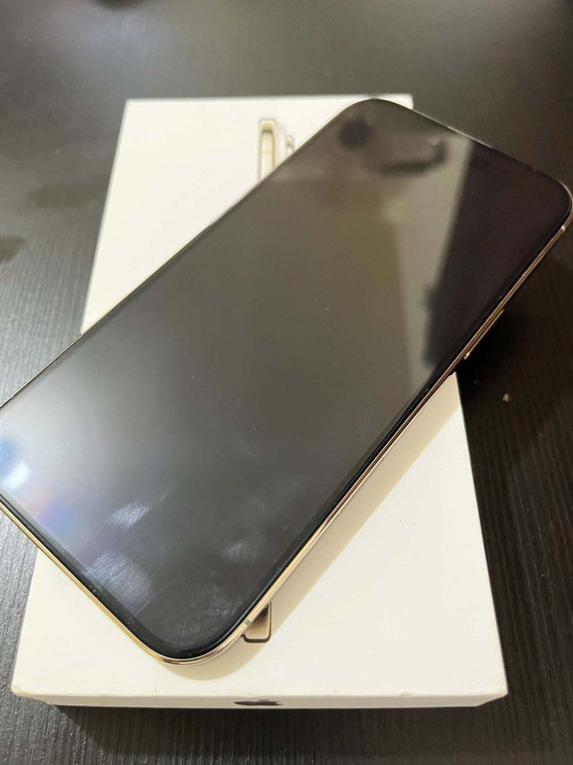 IPHONE AIR LIGHT GOLD 256GB (Category: iPhone Air Series) located in Cavite. Submitted by carlamoya0116 (Listing ID 1470569340, Image 2). Description: PURCHASED JUNE 2026 WARRANTY UNTIL MAY 2027 98% BH NO ISSUE Rfs: Upgrade LOC: Bacoor Cavite.