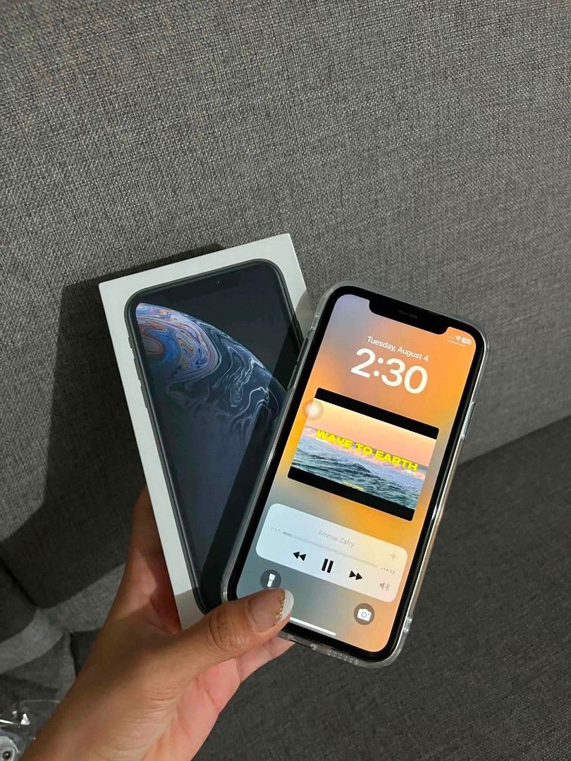 iPhone xr (Category: iPhone X Series) located in Pateros City. Submitted by defenetlycie (Listing ID 1470613028, Image 2). Description: 🎃 𝐇𝐀𝐋𝐋𝐎𝐖𝐄𝐄𝐍 𝐒𝐀𝐋𝐄 — 𝐈𝐏𝐇𝐎𝐍𝐄 𝐗𝐑 👻 𓍢ִִ໋🌷͙֒ 𝐢𝐏𝐡𝐨𝐧𝐞 𝐗𝐑 𝟏𝟐𝟖𝐆𝐁 ₱𝟑,𝟎𝟎𝟎 𝐎𝐍𝐋𝐘! 🕸️ No tricks, just a sulit treat! 🎃 Your budget-friendly iPhone is waiting for you. — 128GB Storage — Liquid Retina HD Display — Face ID — Stylish & Classic Design — Complete Package Included ୨ৎ CAS