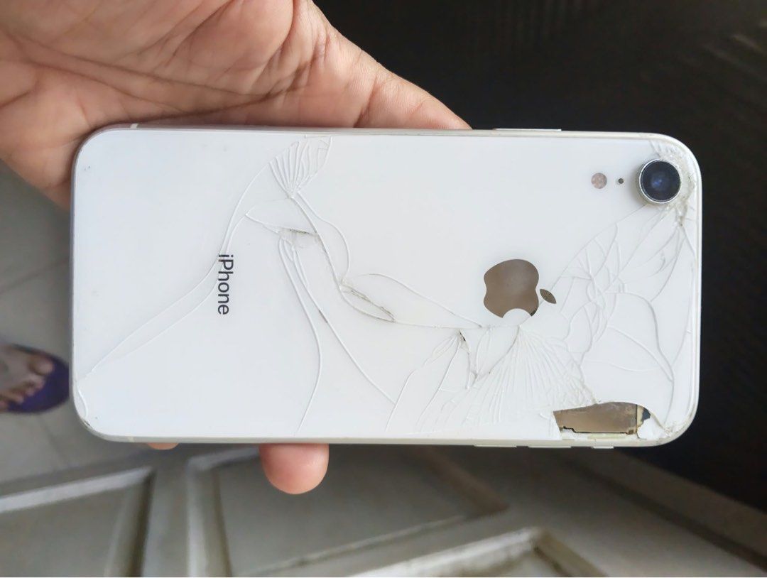 Iphone xr 64 factory unlock (Category: iPhone X Series) located in Quezon City. Submitted by kimchiman28 (Listing ID 1470567728, Image 2). Description: Im selling my extra phone iphone xr 64 Factoty unlock any sim will do Issue: just check all the picture andyan na issue niya. Can reset all the time Dm sa may gusto. Open swap basta add kayo cash. Salamat.