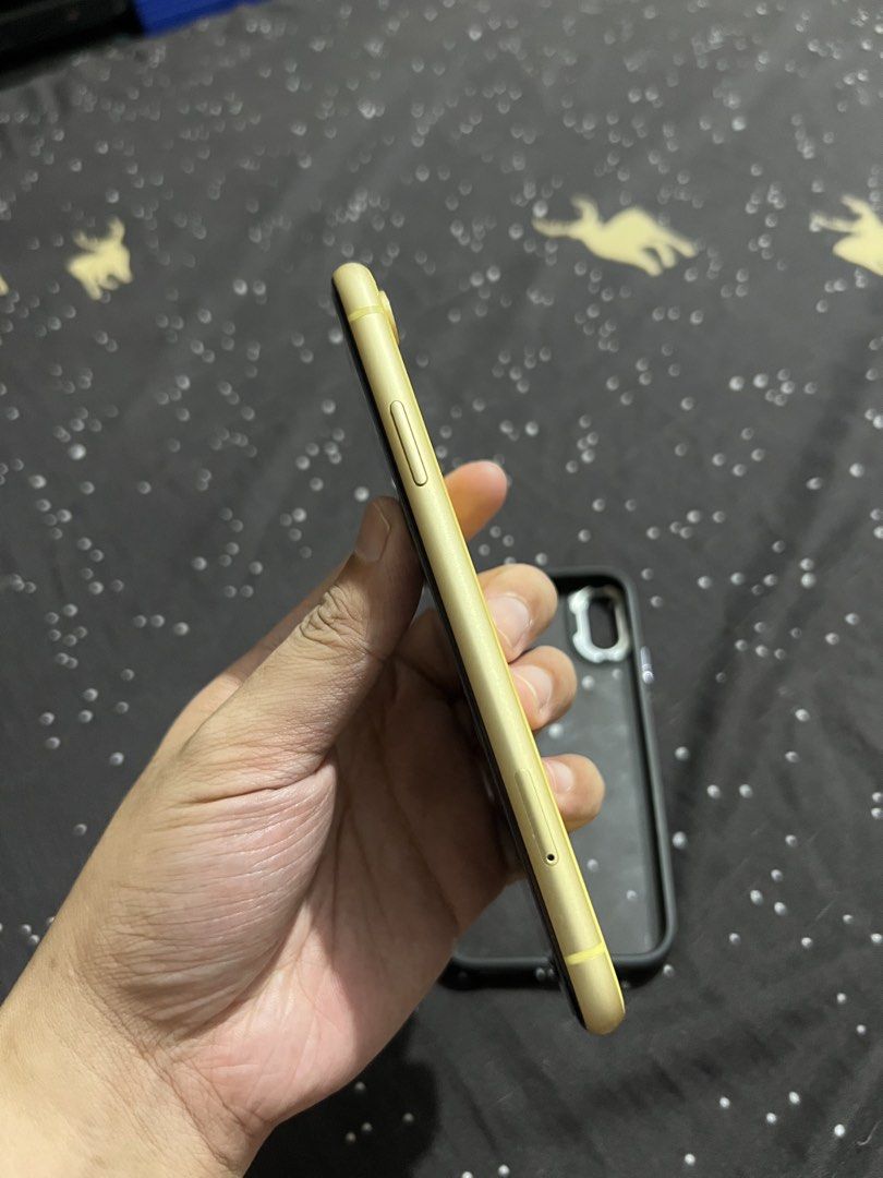 Iphone XR (Yellow) (Category: iPhone X Series) located in Quezon City. Submitted by meruji (Listing ID 1470658603, Image 2). Description: Selling Iphone XR yellow No issue Any sim No Icloud Issue - Unli Reset Minimal dents Face ID and True Tone Working No Replaced Parts Battery Health - 76% Originally from Canada gift from my mother. Meet up: BGC.