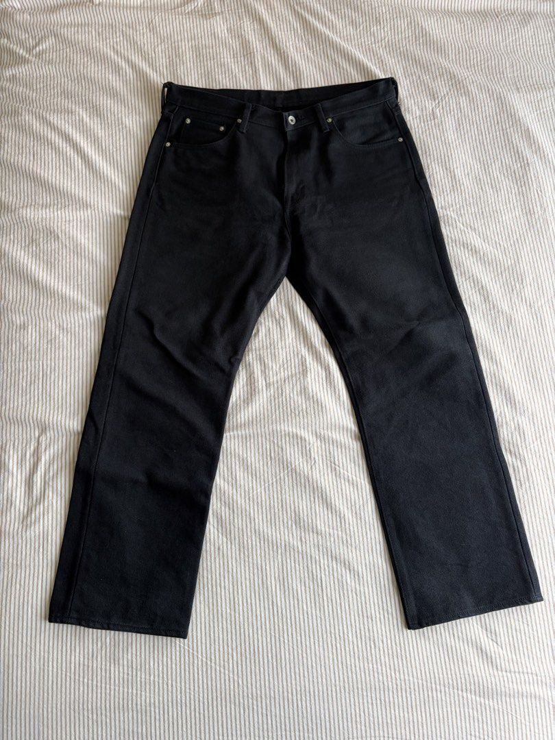 Iron Heart 9364Z w36 21oz (Category: Jeans) located in Baguio. Submitted by expired_inventory (Listing ID 1470598077, Image 1). Description: Iron Heart 9634z 21oz - Size: W36 - Material: 100% cotton with distinct twill weave - Origin: Made in Japan - Features: Classic five-pocket layout and button fly closure - Condition: Regular wear with minor fading on the leather back patch; clean interior tags intact Dm for more information.