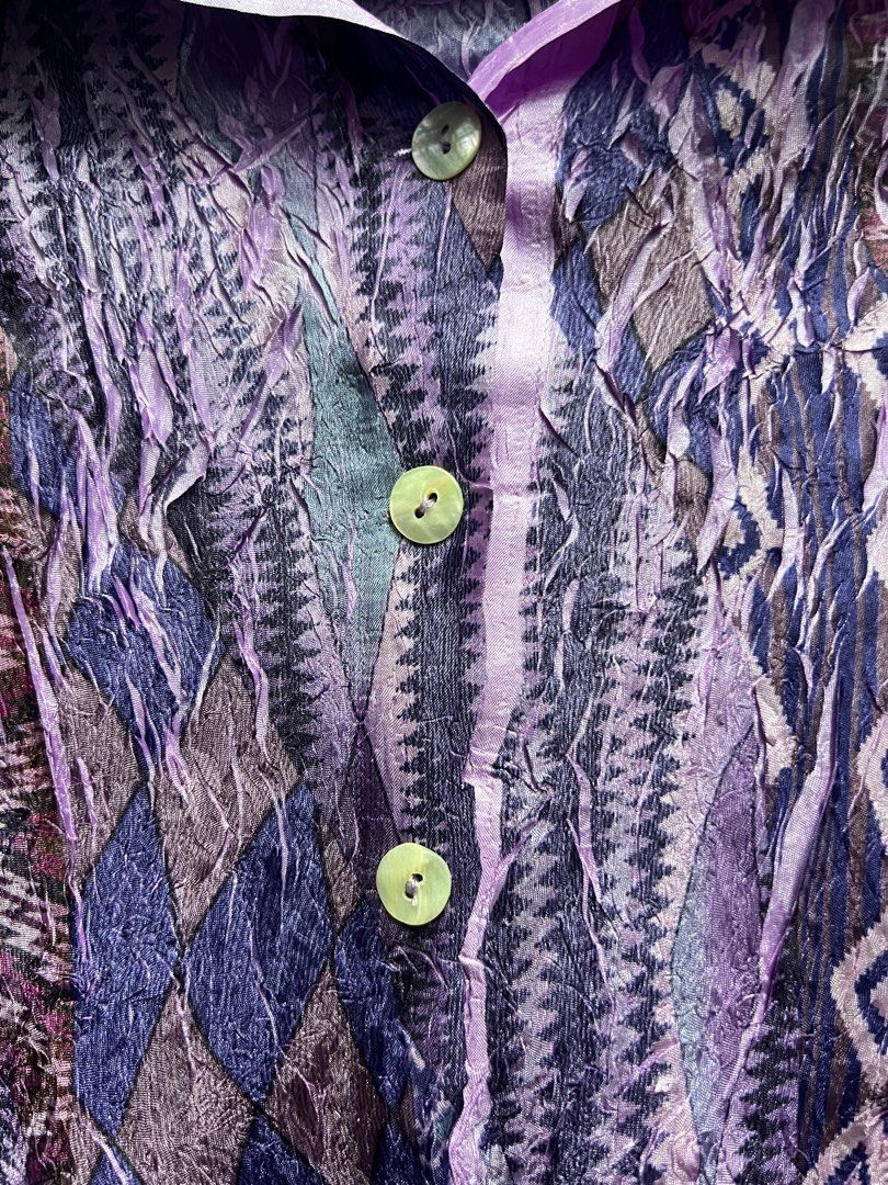 ISAA PLEATS (Category: Longsleeves) located in Dasmarinas. Submitted by jessputrages (Listing ID 1470720391, Image 3). Description: For sale Isaa pleats Excellent condition No issue 1500 plus shipping fee Pm for more details.