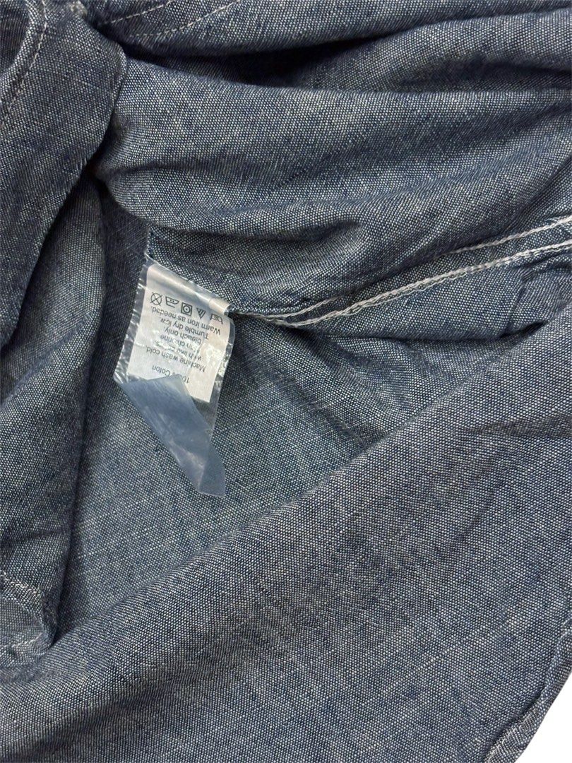 J. Crew Chambray Utility Work Shirt (Category: Formal Shirts) located in Valenzuela. Submitted by katadatakph (Listing ID 1470718194, Image 3). Description: J. Crew Chambray Utility Work Shirt Size: Medium Dimes: Width 21 Shoulders 18 Length 28 Made by J.Crew from lightweight 100 percent cotton chambray sourced from a renowned Japanese mill, this workshirt draws direct inspiration from vintage naval uniforms and classic outdoor gear. It features 