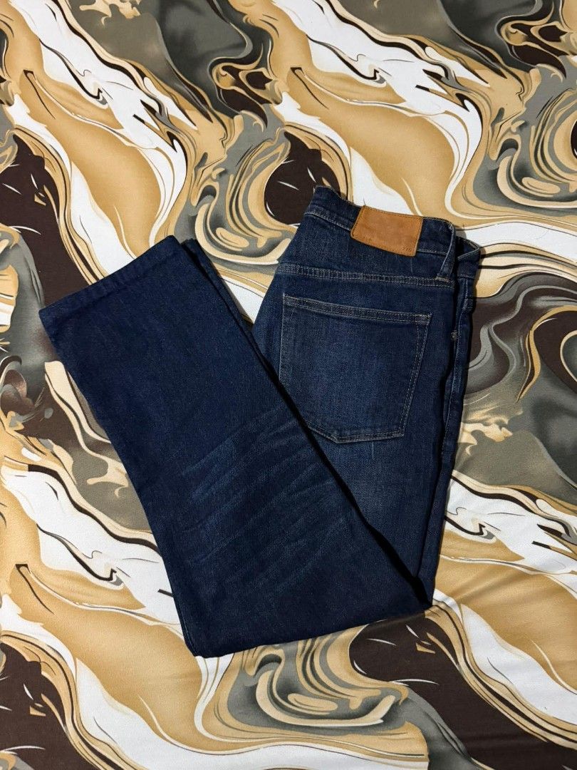 J. crew for men Jeans (Category: Jeans) located in Quezon City. Submitted by bukodtangi.ph_ (Listing ID 1470653643, Image 3). Description: J.crew Jeans Regular Fit Like New (Very Good Condition) Size: (32X32W , 39L) Price: 499 pesos nego for sure buyers! offer up! Can Ship Nationwide via Jnt Express, lalamove around metro manila Willing to do Meetups locally! (around Tomas Morato only) Will Send more pictures upon request! Please DM us if interes