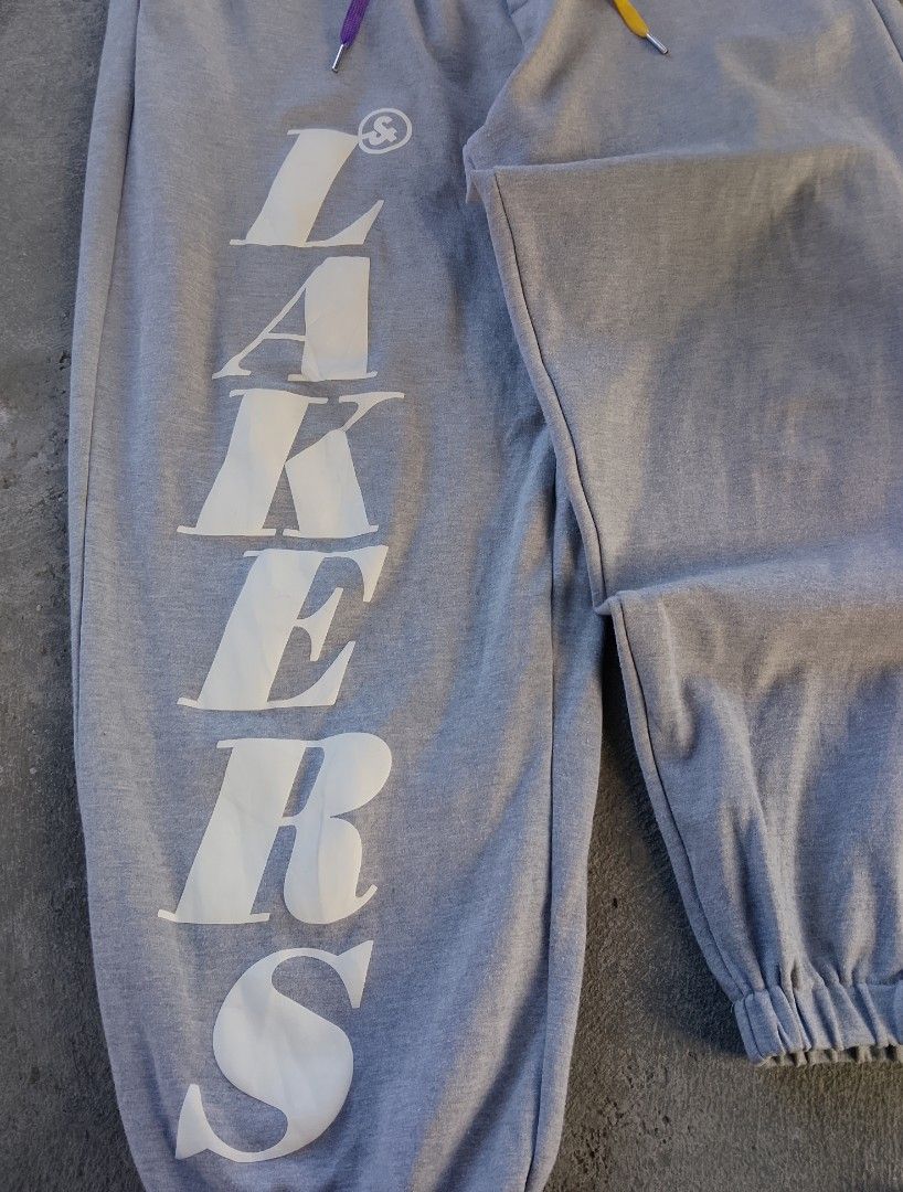 Jack & Jones NBA LAKERS Big Script Pants (Category: Joggers) located in Manila. Submitted by gowicollection28 (Listing ID 1470664892, Image 2). Description: Waist: 33-42 Length: 37.