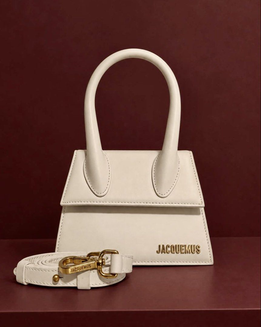 JACQUEMUS Le Chiquito Medium (Category: Luxury Bags & Wallets) located in Bacoor. Submitted by imluckycat (Listing ID 1470700915, Image 1). Description: Rank: B Inclusion(s): NA L:14.5cm H:13.5cm D:7cm Last price posted.