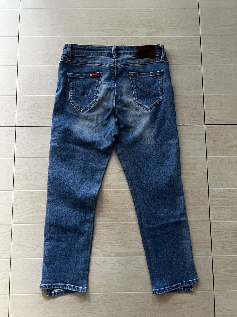 Jag Capri Pants (Category: Jeans) located in Santa Rosa. Submitted by dailyjane (Listing ID 1470723598, Image 2). Description: Like new Size 31 FREE DELIVERY .