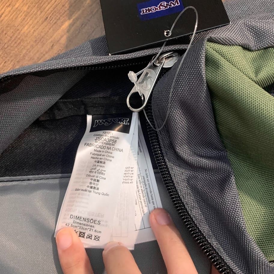 Jansport SuperBreak Backpack – Forge Grey / Green (Category: Backpacks) located in Antipolo. Submitted by neveroldph (Listing ID 1470701455, Image 2). Description: Selling a brand-new Jansport SuperBreak backpack with tags still attached. Bought from the US and comes with a lifetime warranty! ✨ Details: Brand: Jansport Model: SuperBreak Color: Forge Grey / Green / Dark Green Condition: Brand New with Tags Includes lifetime warranty 💰 Retail Pric