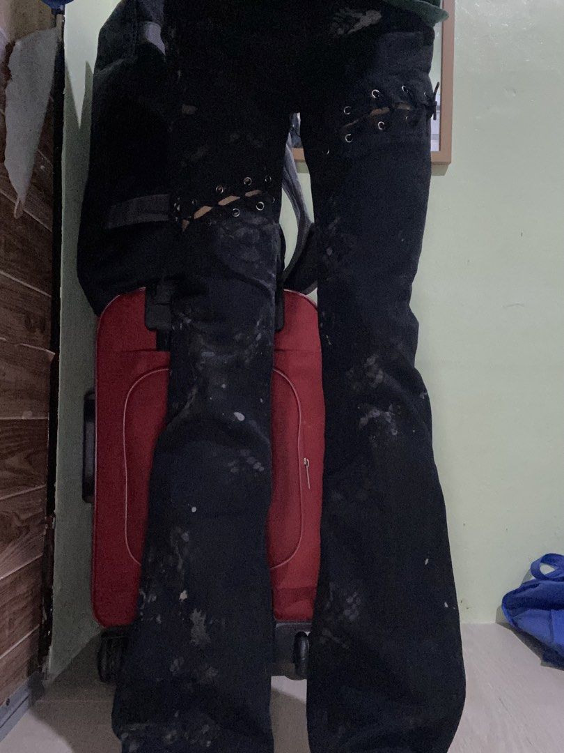Japanese laced distressed bootcut flared jeans (Category: Jeans) located in Manila. Submitted by mayawhomay76883 (Listing ID 1470699816, Image 3). Description: W29xL39 Hem: 9.5 .