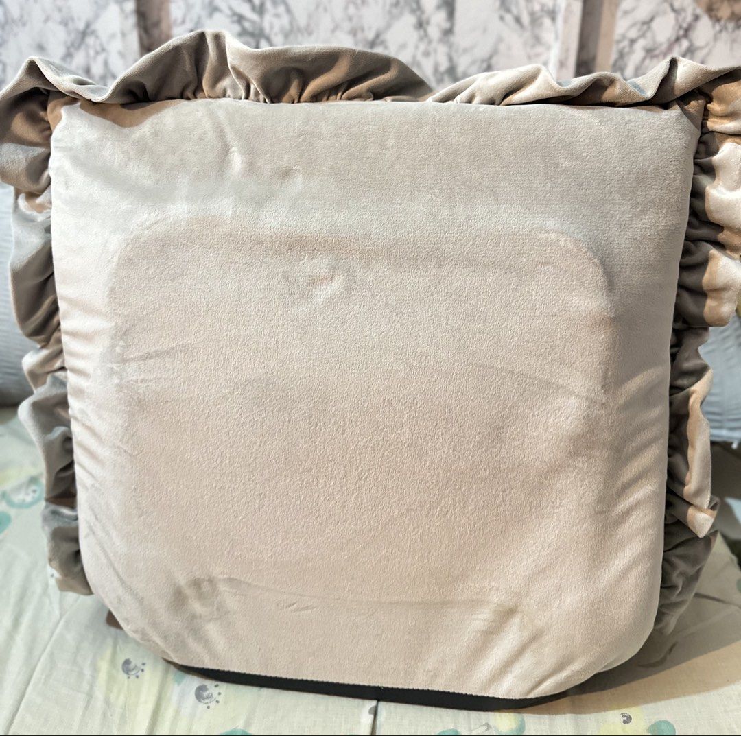 Japanese Tatami Chair (Category: Chairs) located in Pasay City. Submitted by kirayychii (Listing ID 1470725957, Image 3). Description: • Bought in Japan Surplus • No issues at all • Good as new • Velvet fabric cover • Thick inner cushion • Washed and cleaned cover • Can be used as flat bed • Price is negotiable Location: Pasay City near LRT-1 Libertad Station Shipping: Lalamove, Angkas Padala, J&T or any preferred courier shouldered by buyer..