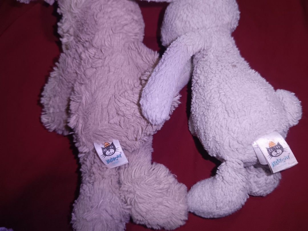 Jellycat Plush Toys Stuffed Animals (Category: Plushies & Soft Toys) located in Victoria. Submitted by yannirose (Listing ID 1470729096, Image 2). Description: If bundle of 2 can do 380 Gcash/J&T.