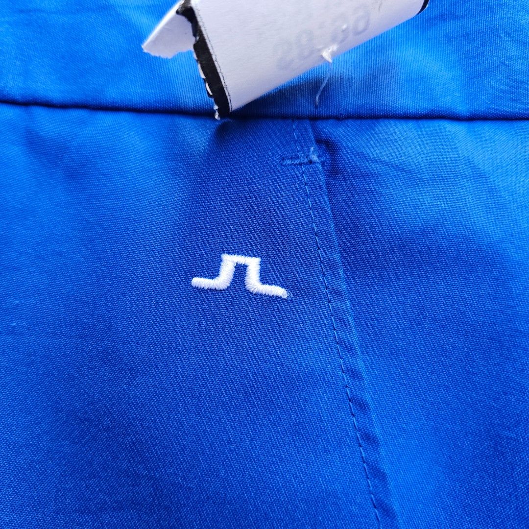 j.lindeberg Blue Golf Short-Size 40 (Category: Shorts) located in San Pablo. Submitted by pablo_pablo25 (Listing ID 1470637410, Image 2). Description: size 40 Lenght 22 excellent mininal issue last photo.