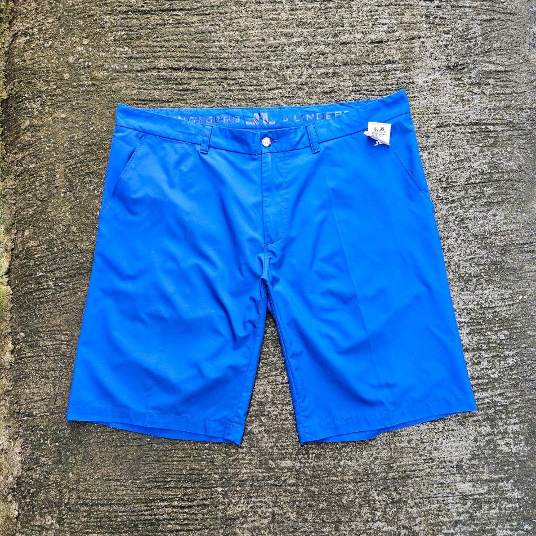 j.lindeberg Blue Golf Short-Size 40 (Category: Shorts) located in San Pablo. Submitted by pablo_pablo25 (Listing ID 1470637410, Image 3). Description: size 40 Lenght 22 excellent mininal issue last photo.