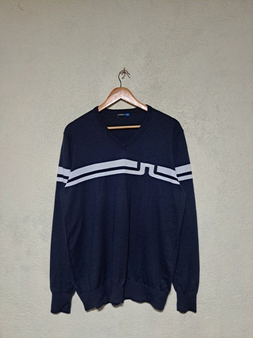 j.lindeberg Cashmere Coolmax Sweater Pullover (Category: Coats, Jackets and Outerwear) located in Dumaguete. Submitted by jayarbajad49160 (Listing ID 1470631294, Image 1). Description: J.Lindeberg Cashmere Coolmax Sweater Pullover (Authentic) -2500 add sf As new Condition Color rate:9.8/10 No flaws Size XL Width:21 Length:29 Loc dumaguete city visayas.