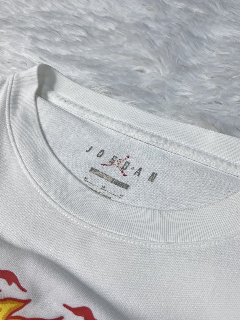 JORDAN (Category: Tshirts & Polo Shirts ) located in Manila. Submitted by bagayanagi11491 (Listing ID 1470583115, Image 3). Description: Excellent Condition Size: L-XL Dimes: 23x28 Issue: None.