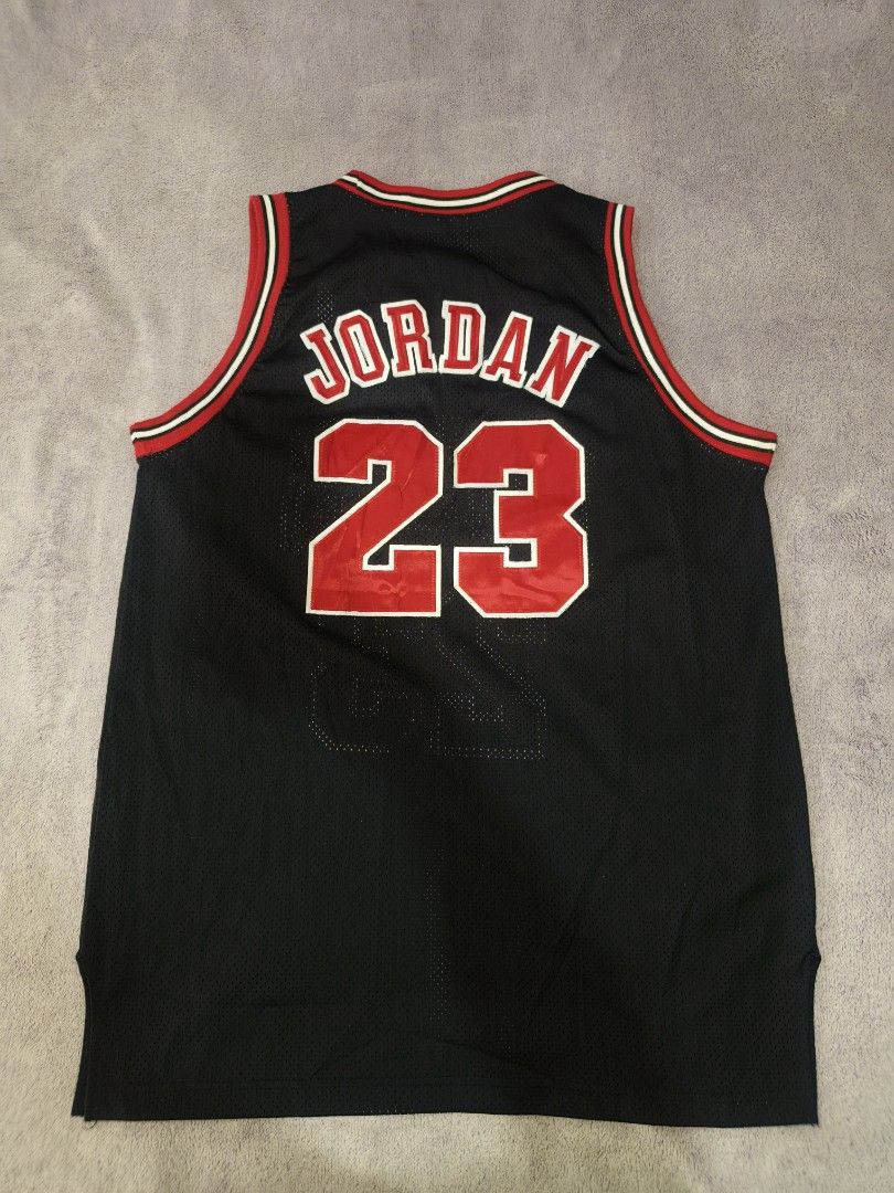 Jordan (Category: Tshirts & Polo Shirts ) located in Bacolod City. Submitted by jimar4955 (Listing ID 1470742691, Image 1). Description: Throwback Classic (OFF) Maganda quality parang M&N Patch Type maganda cloth Jordan Jersey 31x22 As new 850.